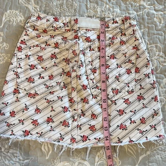 Re/Done Mini Cargo Skirt Rose Print Size 25/Size 0​​​​​​​​​​​​