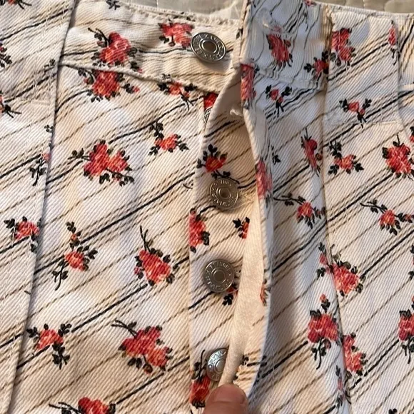 Re/Done Mini Cargo Skirt Rose Print Size 25/Size 0​​​​​​​​​​​​