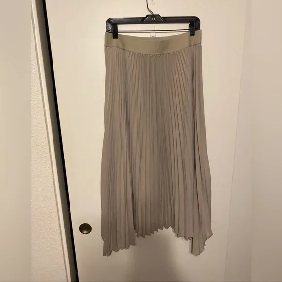 REISS JODIE PLEATED MIDI ASYMMETRICALSATIN SKIRT SIZE 10