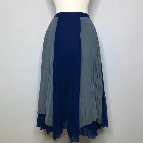 ROMEO &amp; JULIET COUTURE Pleated Maxi Skirt