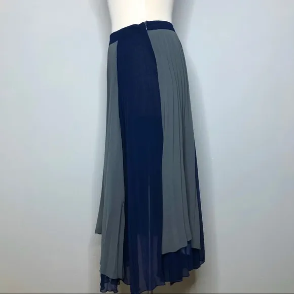 ROMEO &amp; JULIET COUTURE Pleated Maxi Skirt