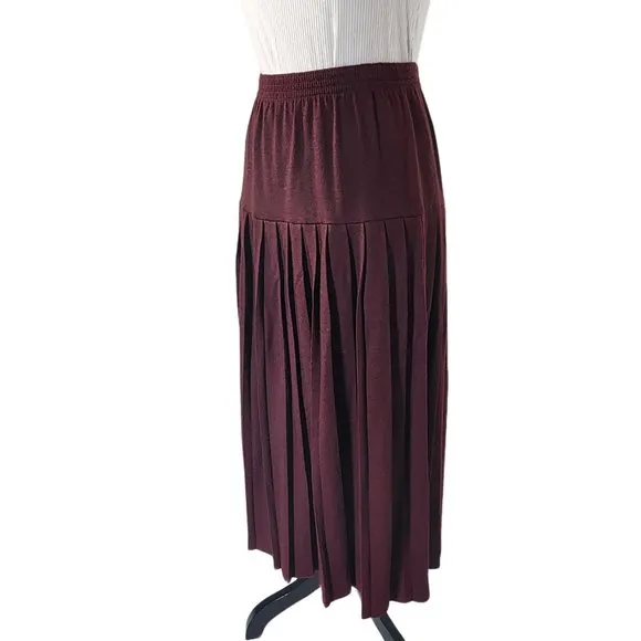 Significance, Vintage, 100% Wool Pleated A-Line Midi Skirt. Size Small