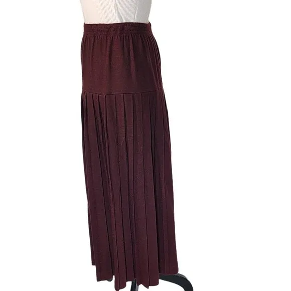 Significance, Vintage, 100% Wool Pleated A-Line Midi Skirt. Size Small