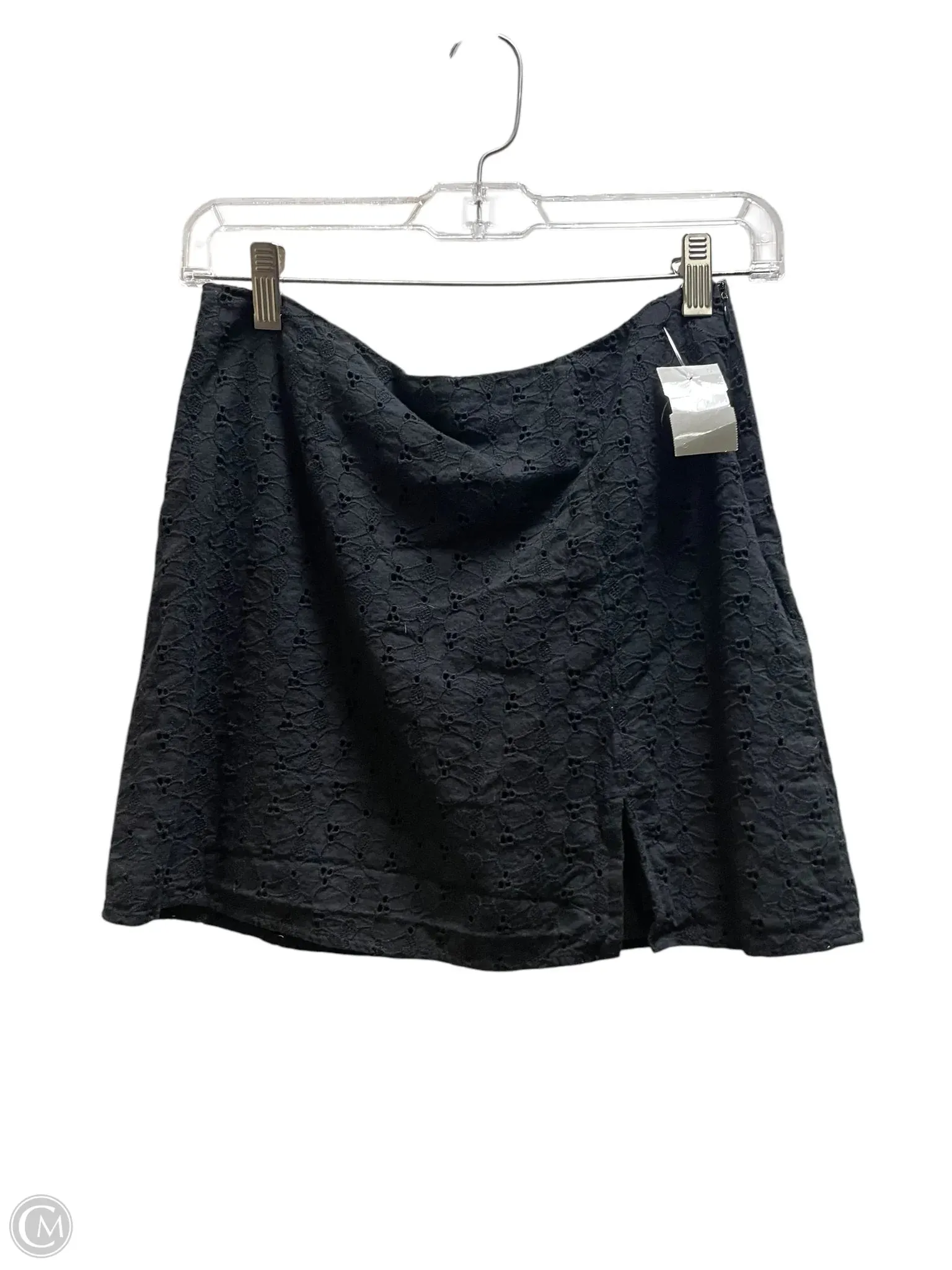 Skirt Mini & Short By Forever 21 In Black, Size: M