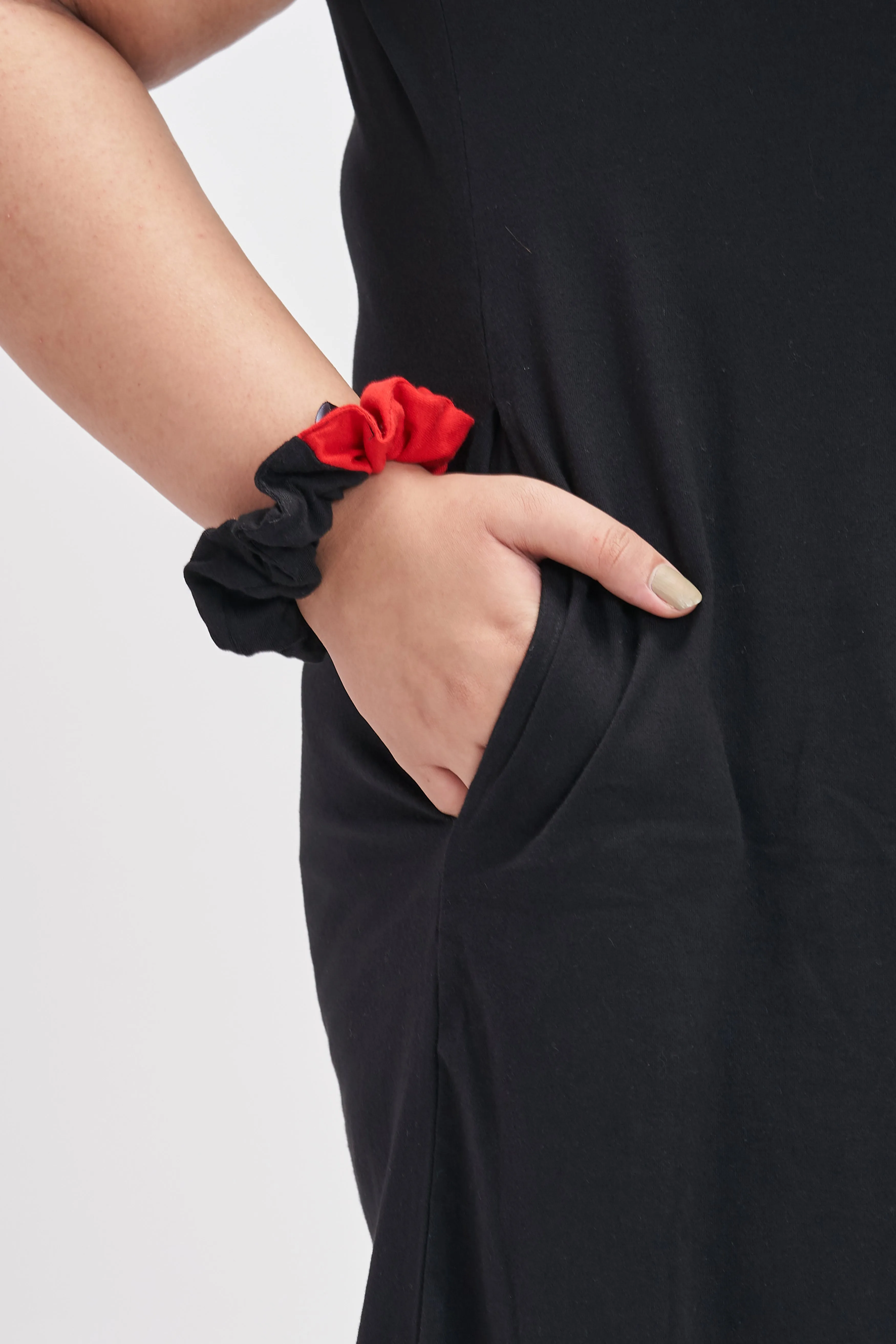Sliced Pockety Dress: Black
