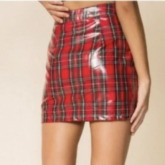 Superdown Revolve Lizzie Mini Skirt in Plaid NWT Size Medium
