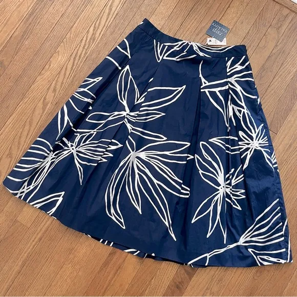 Talbots RSVP Full Midi Skirt Pleated Pockets Navy/Silver Floral Pattern Size 8P