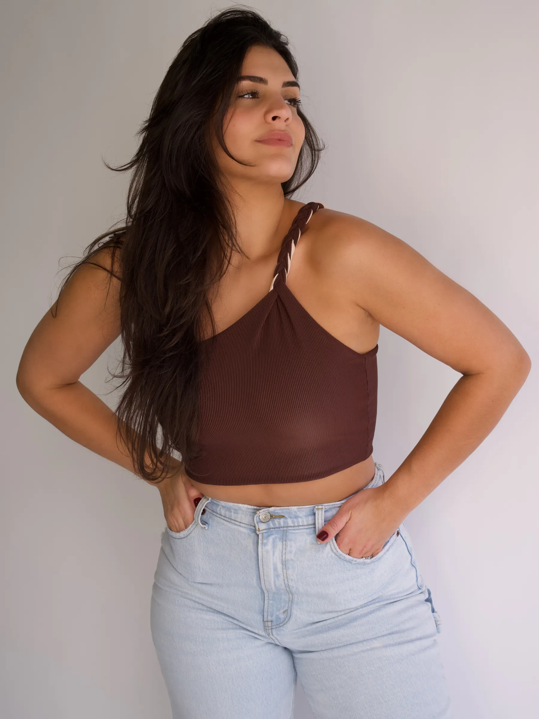 The Elle Crop