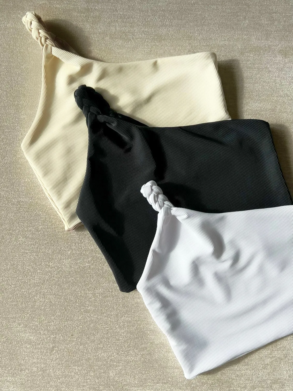 The Elle Crop