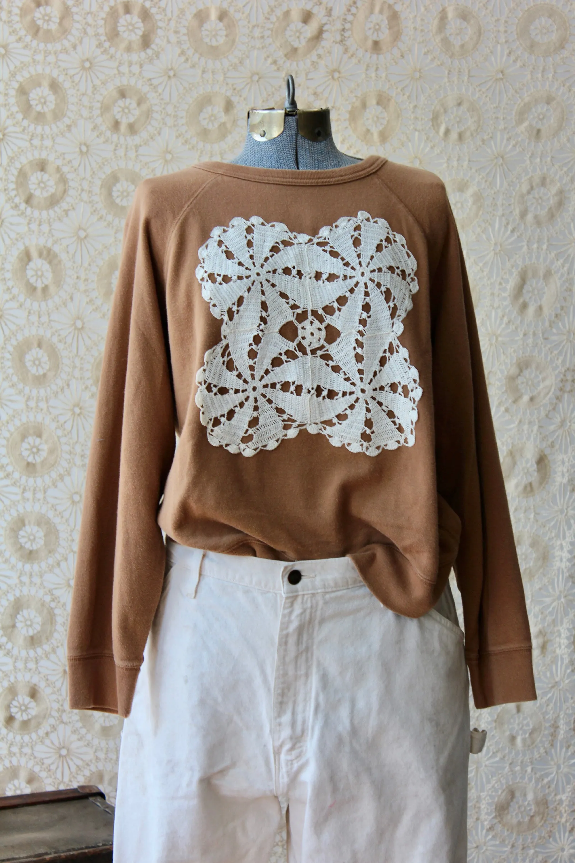 The Highlands Foundry Vintage Crochet Patch Fleece Crew THF102