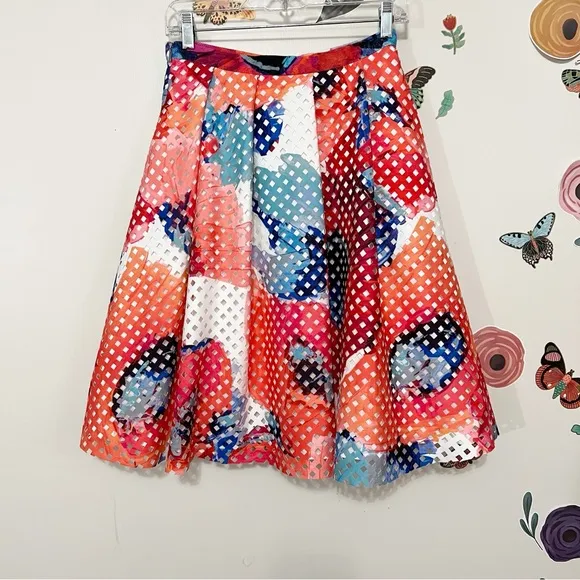 Trina Turk Millan Poppy Print Floral Perforated Scuba Skirt Size 2