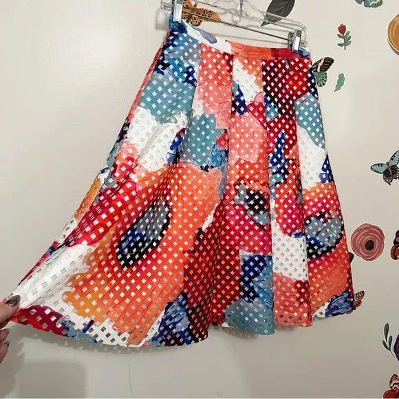 Trina Turk Millan Poppy Print Floral Perforated Scuba Skirt Size 2