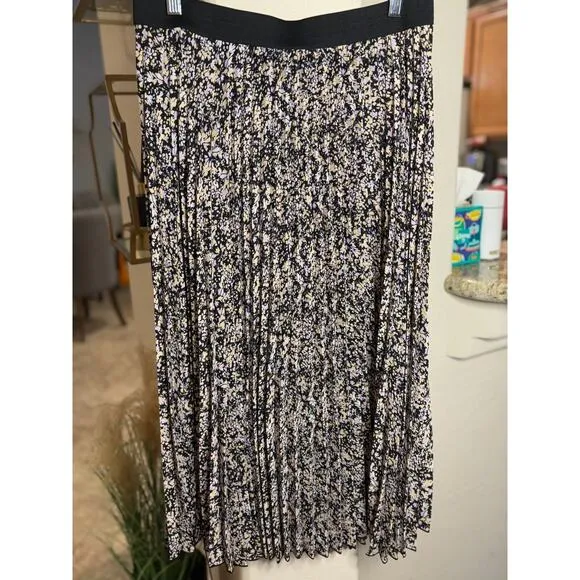 Vince Camuto Women's Pleated Midi Skirt Black with Floral Pattern Size L