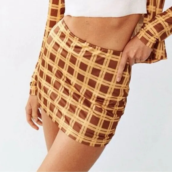 With Jean Miles Mini Skirt In Cher Yellow Size XS
