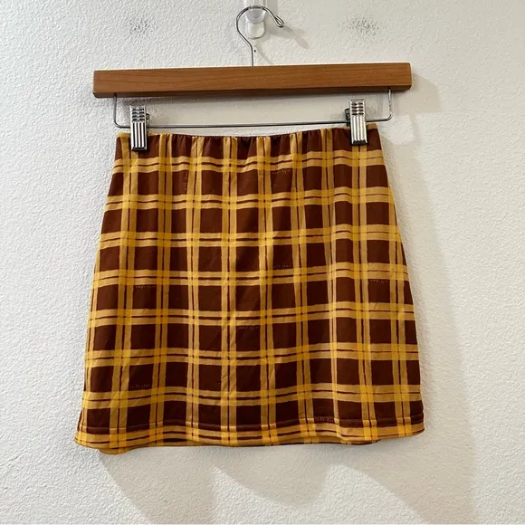 With Jean Miles Mini Skirt In Cher Yellow Size XS