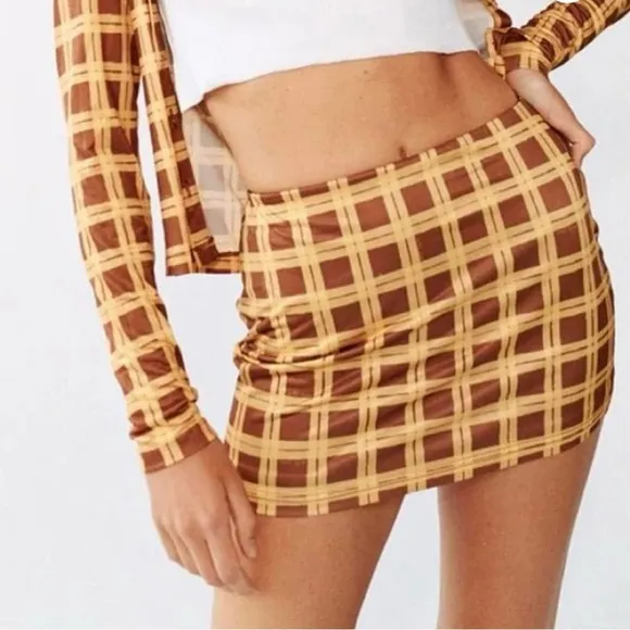 With Jean Miles Mini Skirt In Cher Yellow Size XS