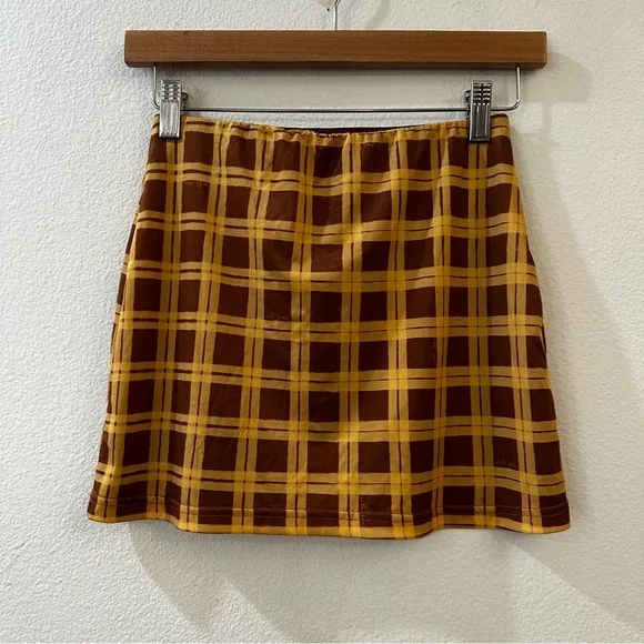 With Jean Miles Mini Skirt In Cher Yellow Size XS
