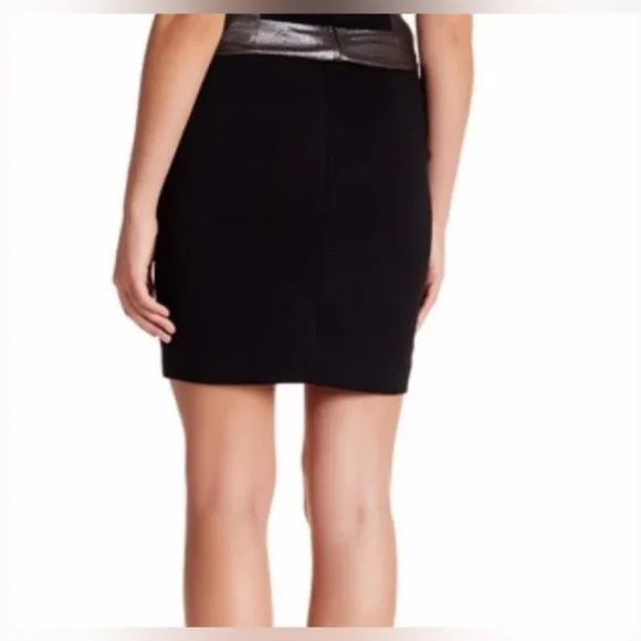 XS NWT Tart Irrigon Silver Metallic Mini Skirt