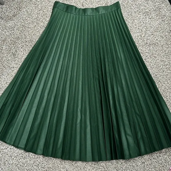 Zara emerald green pleated midi skirt size large