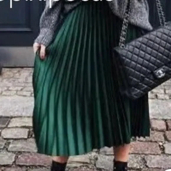 Zara emerald green pleated midi skirt size large