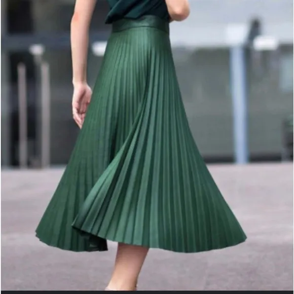 Zara emerald green pleated midi skirt size large