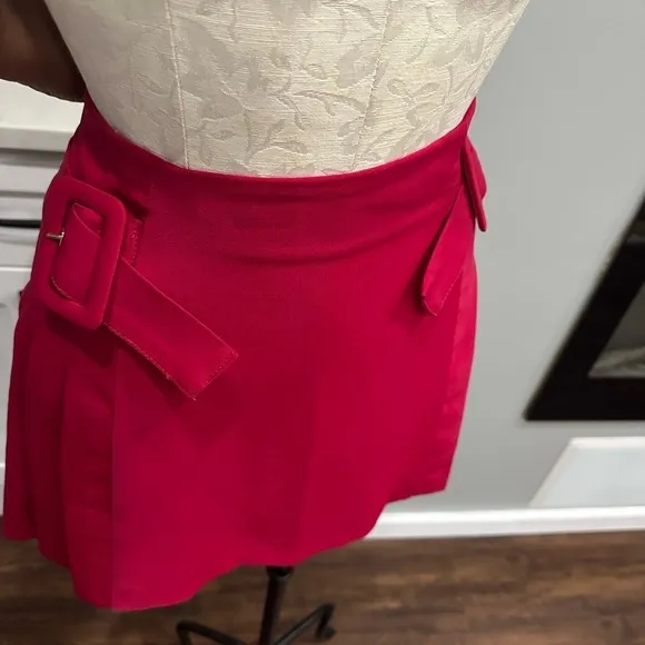 ZARA PLEATED BUCKLED MINI SKIRT SIZE S &amp; M