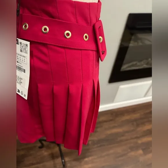 ZARA PLEATED BUCKLED MINI SKIRT SIZE S &amp; M